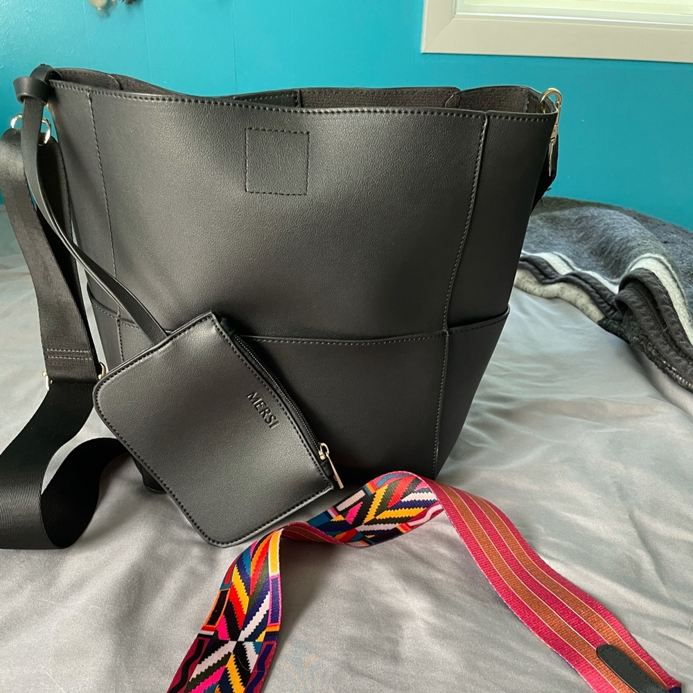 Black bucket bag